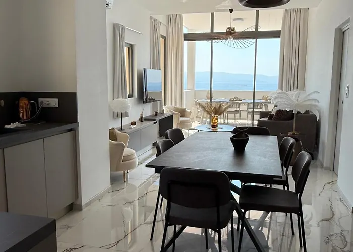 Appartement De Luxe Type 4 Eden Sanguinaires Vue Avec Piscine Chauffee Ajaccio (Corsica)